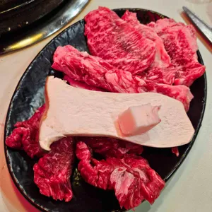꾸석지돌판한우 사진
