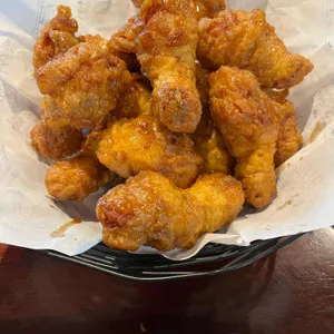 교촌치킨 사진