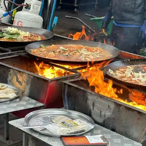 흥부네솥뚜껑닭볶음탕 사진