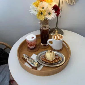 제뉴어리 퍼스트 사진