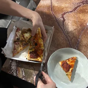 디트로이트 1달러 피자 사진