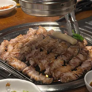 고기굽는남자 사진