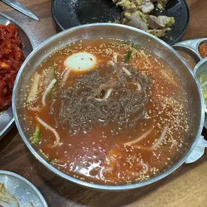 장수마늘보쌈 사진