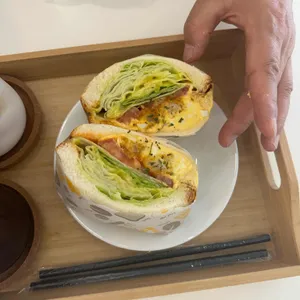 샐러데잇 카페 사진