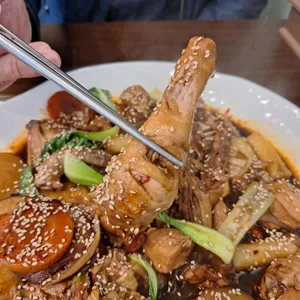 통큰솥뚜껑닭볶음탕 사진