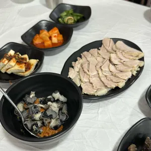 고향우렁이쌈밥 사진