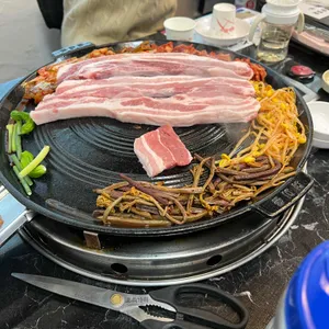 김윤식의 착한국수 & 솥뚜껑삼겹살 사진
