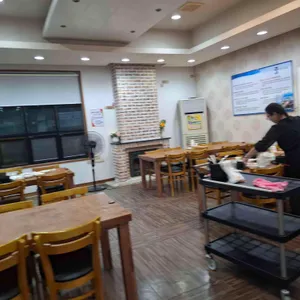 굴하우스 리뷰 사진