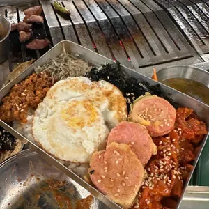돼지집 사진