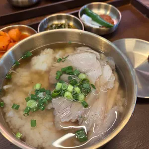 솥정옥 사진