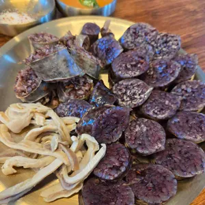 솥정옥 사진
