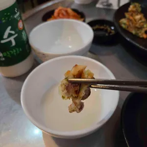 국수먹는꼴뚜기 사진