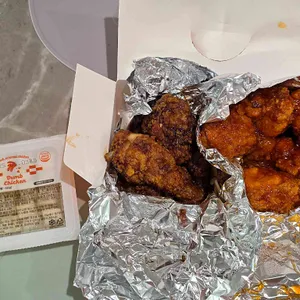 덤브치킨 사진