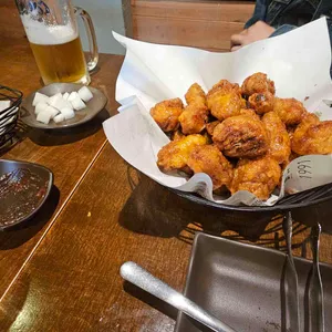 교촌치킨 사진