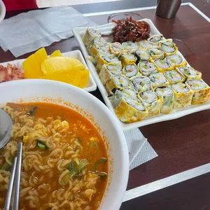 짠지계란말이김밥 사진