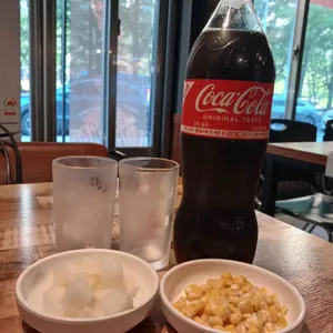 훌랄라참숯치킨 사진