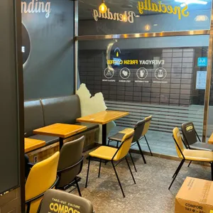 컴포즈커피 리뷰 사진