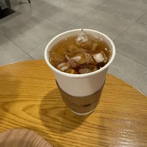 카페 포즈 사진