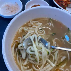 훼미리손칼국수 사진
