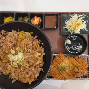 네모돼지돈까스 사진