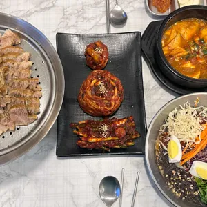 어지니 보쌈&막국수 사진