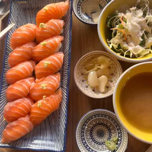 백초밥 사진