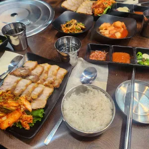국향당 보쌈 국밥 사진