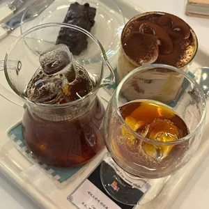 쉘터커피로스터스 사진