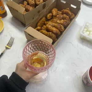 교촌치킨 사진