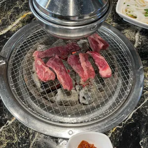주식회사 본구이캠프 사진