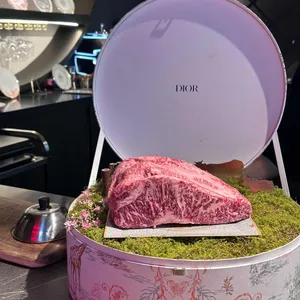 감성화로 우메인 사진