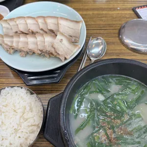 장수촌24시돼지국밥 사진