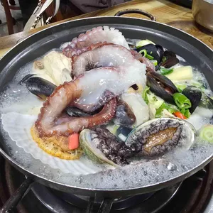 문어본가 (통문어해물우족탕) 사진