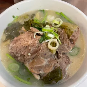 삼삼뼈국 사진