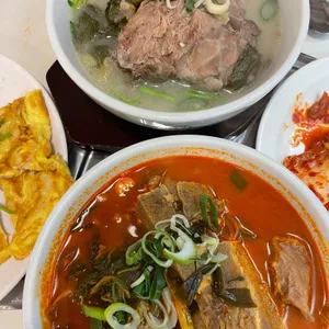 삼삼뼈국 사진