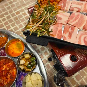욱이네식당 사진