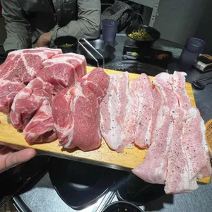 돼지통 사진