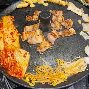 선사솥뚜껑삼겹살 사진