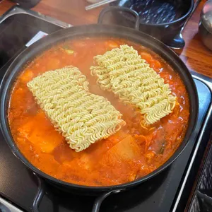따띠김치찌개 사진