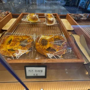 엘리 리뷰 사진