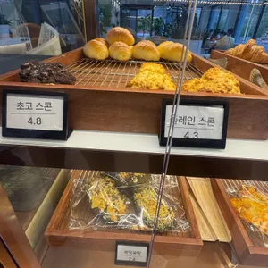 엘리 리뷰 사진