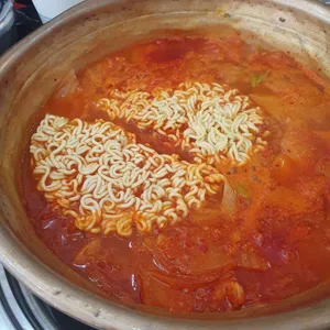 생돼지김치찌개 동태탕 구름다리 사진