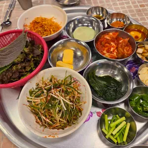 욱이네식당 사진