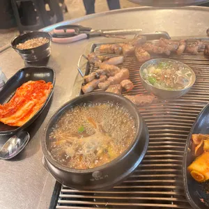 왕재봉흑돼지 사진