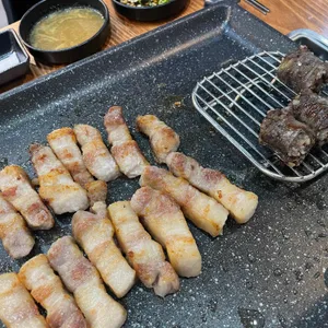육더미샤브&국밥 사진
