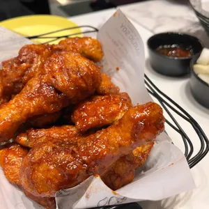 교촌치킨 사진