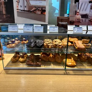 호커스포커스로스터스 사진