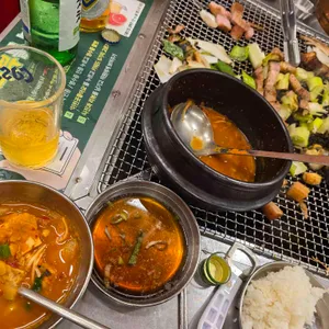 빨간의자집 사진