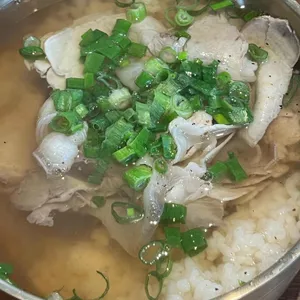 솥정옥 사진