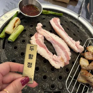 뒷돈상회 사진